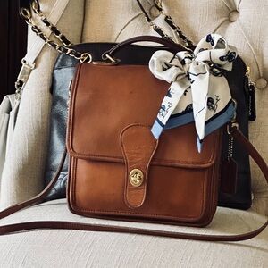 Vintage Coach Station Bag 5130 British Tan Leather Shoulder Crossbody Turn Lock